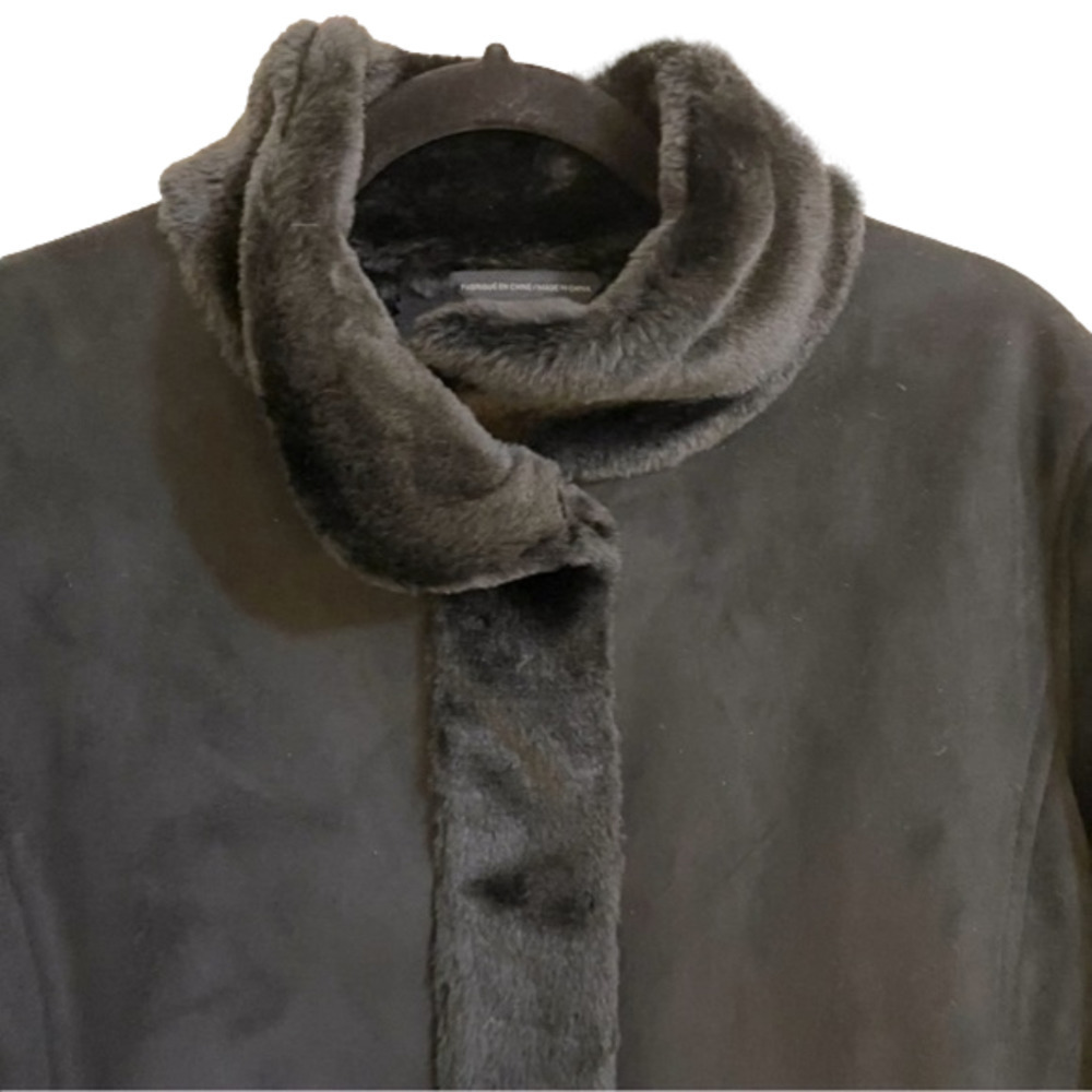 𝅺🎀 UTEX Faux Suede & Faux Fur Embroidered Sleeves Fur Cuffs Hidden Button C… - Picture 3 of 11